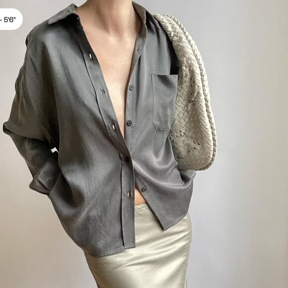 Djerf Avenue On The Go Blouse Storm - Picture 4 of 8